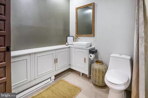 Bath - 4134 Edmondson Ave, Baltimore, MD 21229 photo 9 of 21