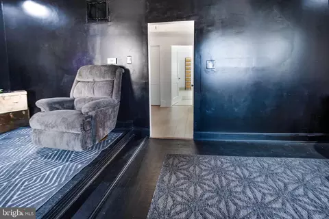 Entry Way - 4134 Edmondson Ave, Baltimore, MD 21229 photo 10 of 18