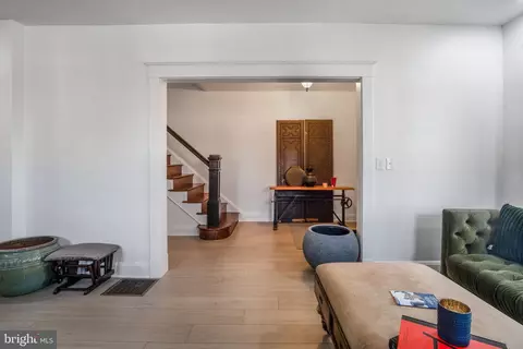 Entry Way - 4134 Edmondson Ave, Baltimore, MD 21229 photo 4 of 18