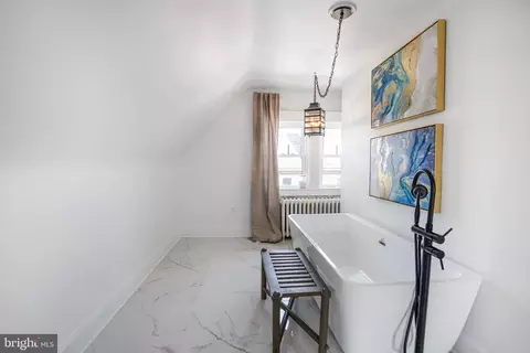 Bath - 4134 Edmondson Ave, Baltimore, MD 21229 photo 17 of 21