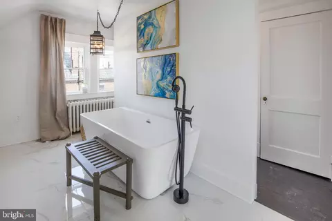 Bath - 4134 Edmondson Ave, Baltimore, MD 21229 photo 20 of 21