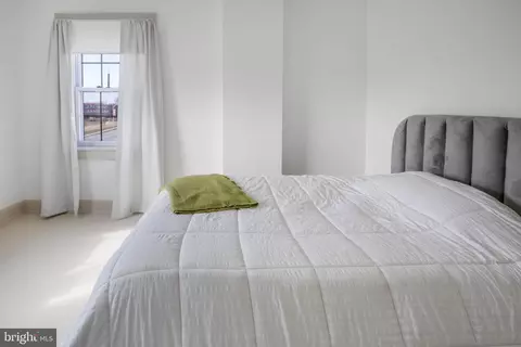Bedroom - 4134 Edmondson Ave, Baltimore, MD 21229 photo 5 of 8
