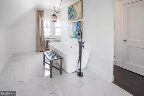 Bath - 4134 Edmondson Ave, Baltimore, MD 21229 photo 18 of 21