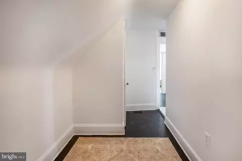 Entry Way - 4134 Edmondson Ave, Baltimore, MD 21229 photo 15 of 18