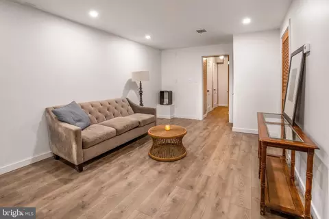 Living - 4134 Edmondson Ave, Baltimore, MD 21229 photo 5 of 9