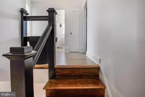 Entry Way - 4134 Edmondson Ave, Baltimore, MD 21229 photo 9 of 18