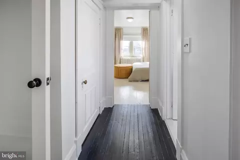 Entry Way - 4134 Edmondson Ave, Baltimore, MD 21229 photo 14 of 18
