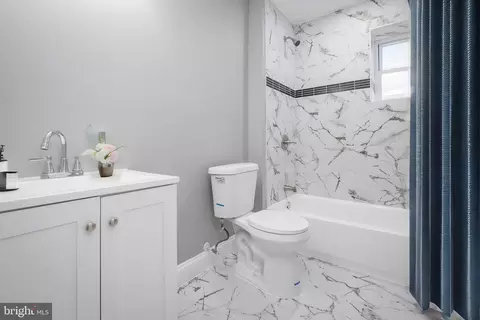 Entry Way - 1600 E Oliver St, Baltimore, MD 21213 photo 1 of 7