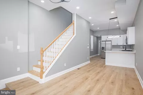 Entry Way - 1600 E Oliver St, Baltimore, MD 21213 photo 3 of 7