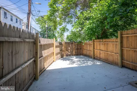 Exterior - 1600 E Oliver St, Baltimore, MD 21213 photo 4 of 4