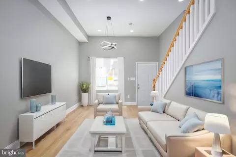 Living - 1600 E Oliver St, Baltimore, MD 21213 photo 1 of 4