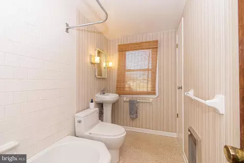 Bath - 5763 White Ave, Baltimore, MD 21206 photo 4 of 4