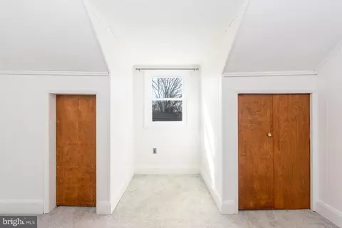 Entry Way - 5763 White Ave, Baltimore, MD 21206 photo 3 of 4