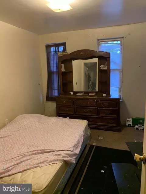 Bedroom - 941 N Mount St N, Baltimore, MD 21217 photo 2 of 2