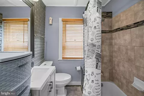 Bath - 1305 Scheeler, Baltimore, MD 21237 photo 2 of 2
