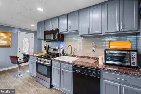 Kitchen - 1305 Scheeler, Baltimore, MD 21237 photo 2 of 3