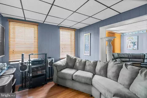 Living - 1305 Scheeler, Baltimore, MD 21237 photo 4 of 5