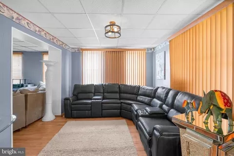Living - 1305 Scheeler, Baltimore, MD 21237 photo 2 of 5