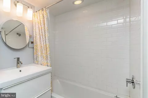 Bath - 2405 Eager St, Baltimore, MD 21205 photo 2 of 4
