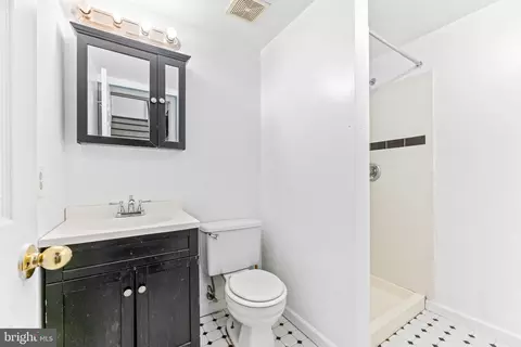 Bath - 4303 Davis Ave, Baltimore, MD 21229 photo 2 of 3