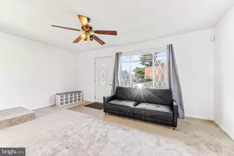 Living - 4303 Davis Ave, Baltimore, MD 21229 photo 4 of 4