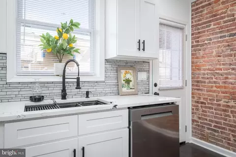 Kitchen - 229 S Robinson St, Baltimore, MD 21224 photo 6 of 11