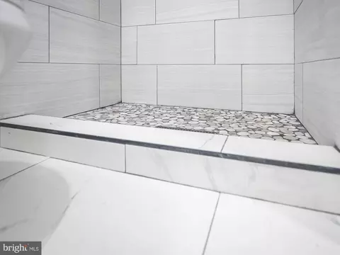 Bath - 229 S Robinson St, Baltimore, MD 21224 photo 11 of 13