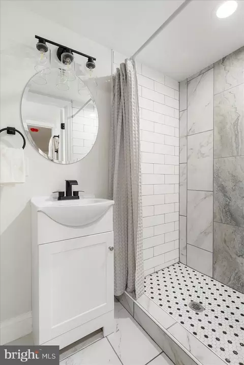Bath - 908 Lenton Ave, Baltimore, MD 21212 photo 6 of 6