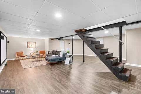 Entry Way - 4629 Briarclift Rd, Baltimore, MD 21229 photo 1 of 1