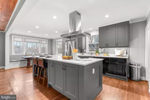 Kitchen - 4629 Briarclift Rd, Baltimore, MD 21229 photo 6 of 7