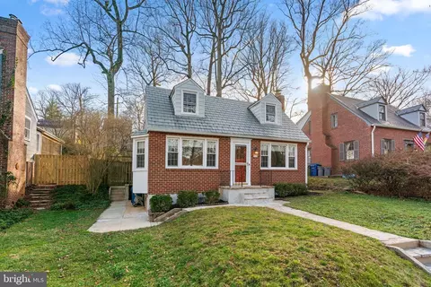 Exterior - 4629 Briarclift Rd, Baltimore, MD 21229 photo 2 of 11