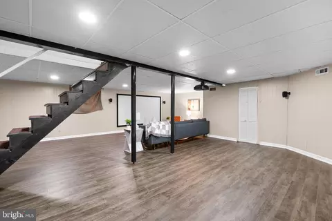 Living - 4629 Briarclift Rd, Baltimore, MD 21229 photo 8 of 8