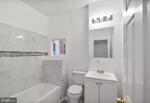 Bath - 1603 Appleton St, Baltimore, MD 21217 photo 5 of 5