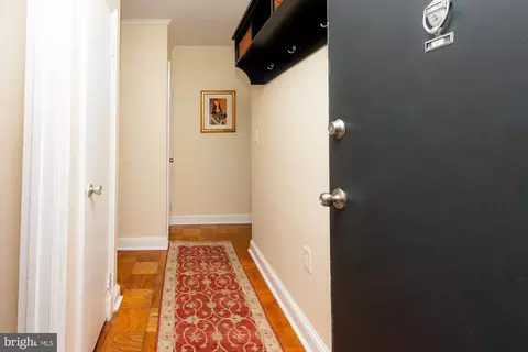 Entry Way - 21 Hamill Rd #21B, Baltimore, MD 21210 photo 2 of 3
