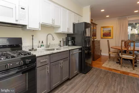 Kitchen - 21 Hamill Rd #21B, Baltimore, MD 21210 photo 3 of 4