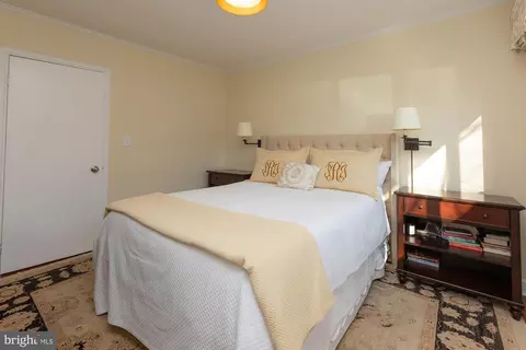 Bedroom - 21 Hamill Rd #21B, Baltimore, MD 21210 photo 2 of 3