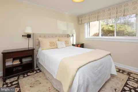 Bedroom - 21 Hamill Rd #21B, Baltimore, MD 21210 photo 1 of 3