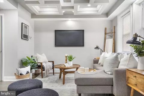 Living - 4111 Fairfax Rd, Baltimore, MD 21216 photo 4 of 5