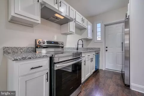 Kitchen - 3426 Lyndale Ave, Baltimore, MD 21213 photo 2 of 4