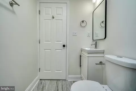 Bath - 3426 Lyndale Ave, Baltimore, MD 21213 photo 4 of 4