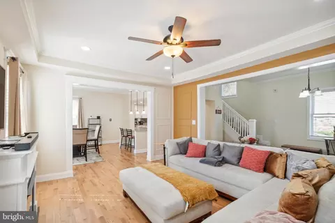 Entry Way - 2402 Allendale Rd, Baltimore, MD 21216 photo 3 of 8