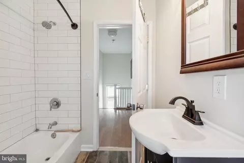 Entry Way - 2402 Allendale Rd, Baltimore, MD 21216 photo 6 of 8