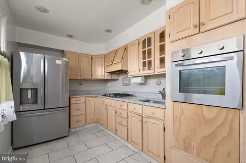 5240 Fredcrest Rd, Baltimore, MD 21229 photo 7