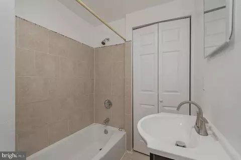 Bath - 419 E 31st St, Baltimore, MD 21218 photo 2 of 6