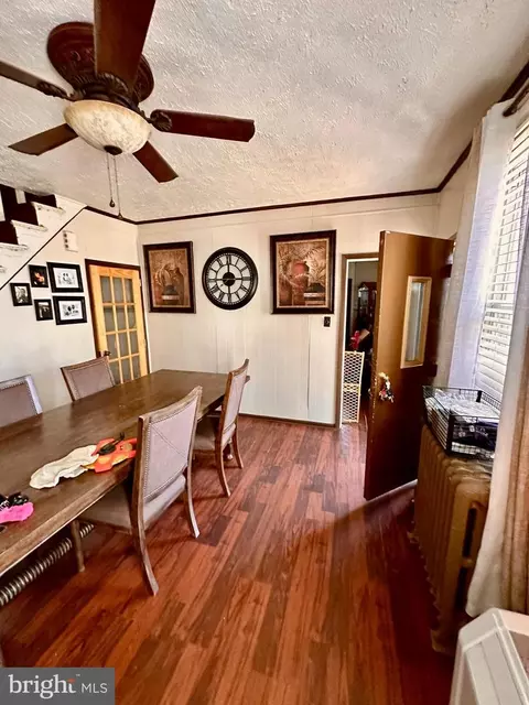 Dining - 126 S Kossuth St, Baltimore, MD 21229 photo 2 of 2