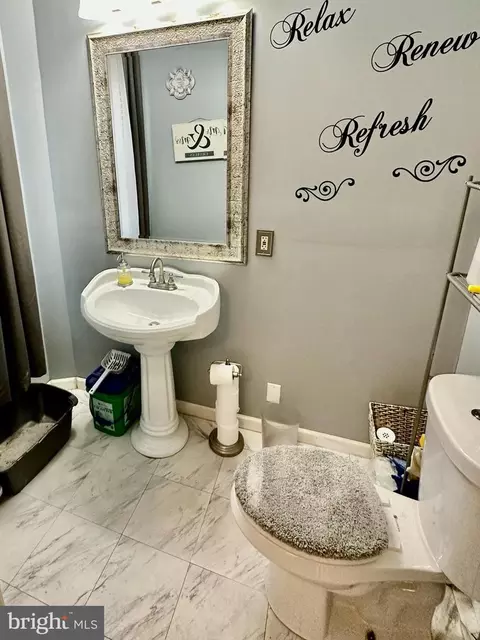 Bath - 126 S Kossuth St, Baltimore, MD 21229 photo 1 of 4