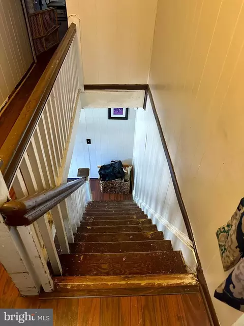 Entry Way - 126 S Kossuth St, Baltimore, MD 21229 photo 2 of 3