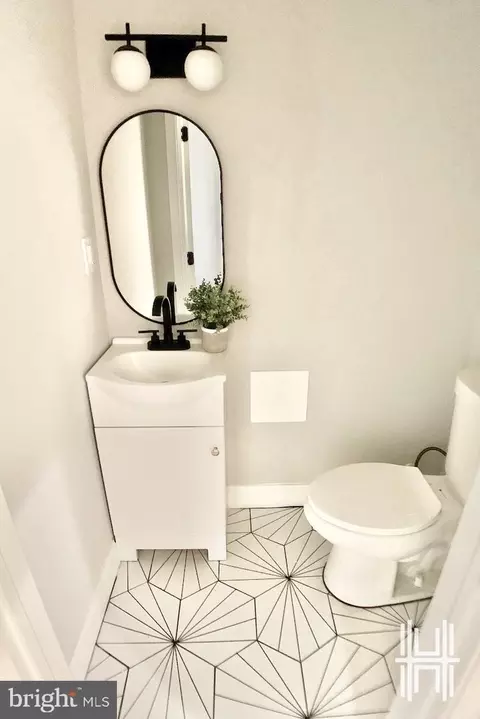Bath - 3006 Lyttleton Rd, Baltimore, MD 21216 photo 1 of 7