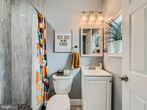 Bath - 1333 James St, Baltimore, MD 21223 photo 2 of 4