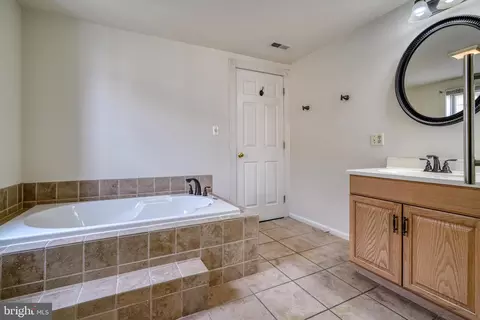 Bath - 3124 Odonnell St, Baltimore, MD 21224 photo 7 of 11